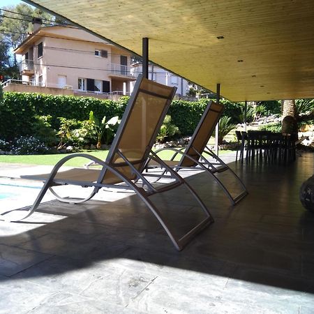 Villa Del Bosque Castelldefels Exterior foto