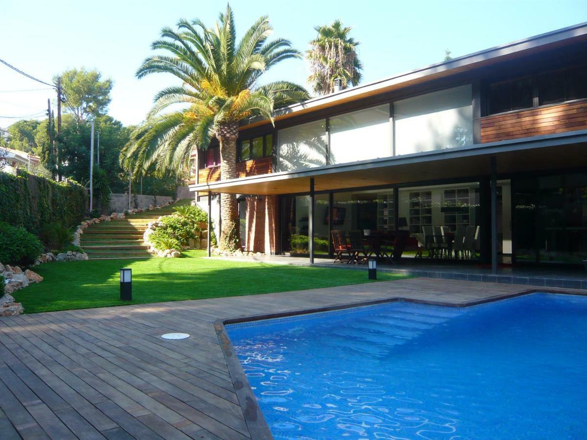 Villa Del Bosque Castelldefels Exterior foto