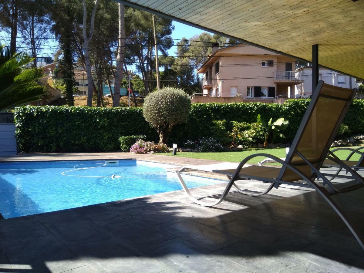 Villa Del Bosque Castelldefels Exterior foto